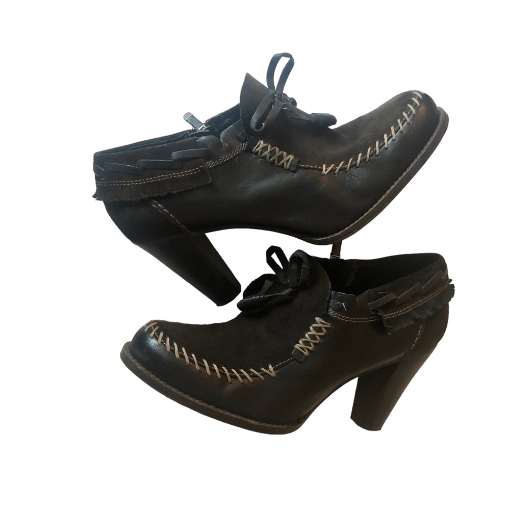 B. Makowsky Brown Leather and Suede Heeled Booties (size 8M)